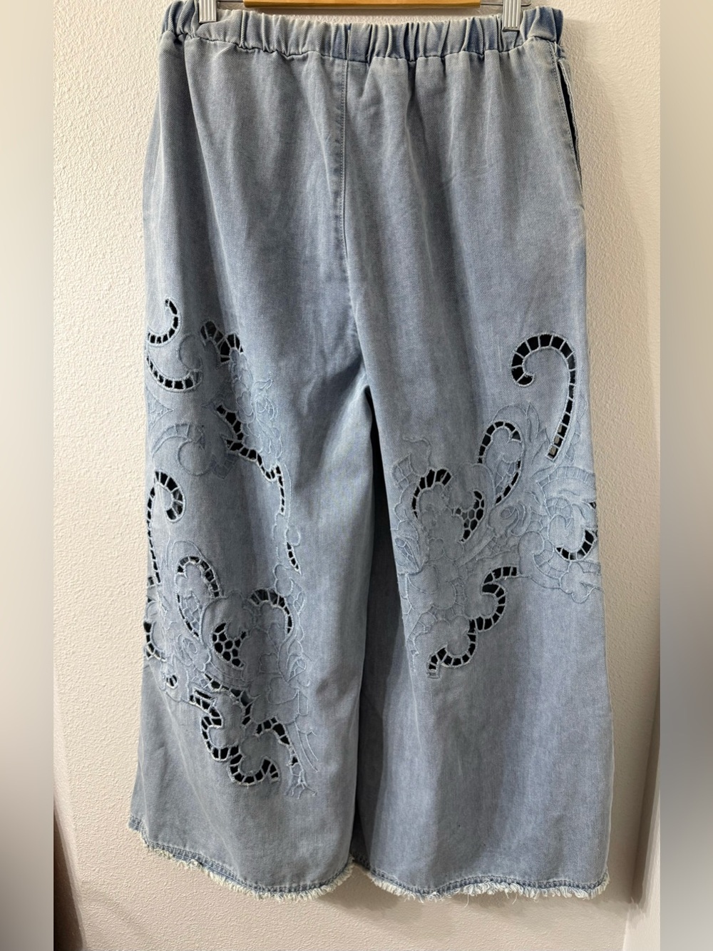 POL Wide Leg Laser Cutouts Denim Palazzo Pants, Large Petite Length - Picture 2 of 4